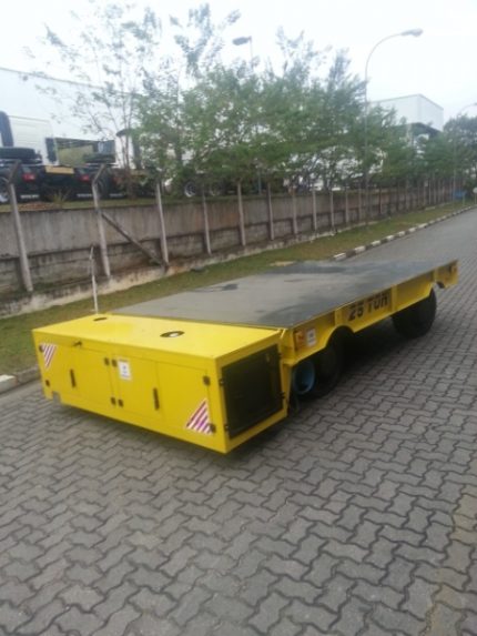 CARRETA AUTOPROPELIDA MOVIMENTAÇÃO INDUSTRIAL - 25 TON.