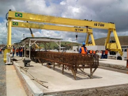 PÓRTICO PARA PREMOLDADOS - 16 TON. - ZERO KM.