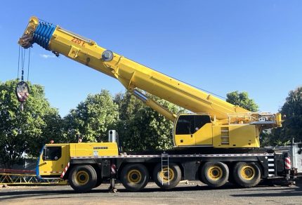 LIEBHERR LTM1200-5.1 2007 200 TON.