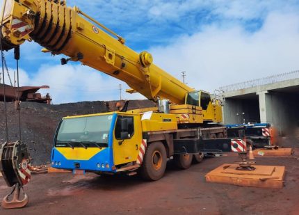 LIEBHERR LTM1200-5.1 2007 200 TON.