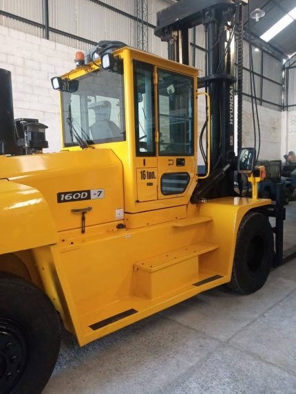 EMPILHADEIRA HYUNDAI 160D-7 2008 - 16 TON.