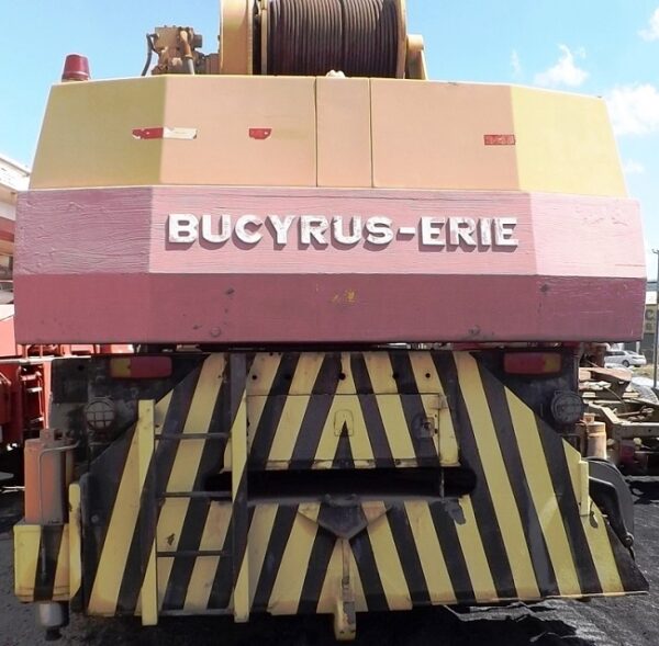 BUCYRUS ERIE - 90 ton.