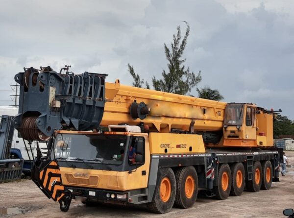 GROVE GMK6300 2009 - 300 TON.