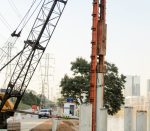 P&H 320 20 TON. - BATE ESTACAS COM TORRE E MARTELO