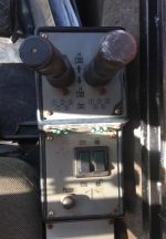 MANITOWOC M2250 2007 300 TON.