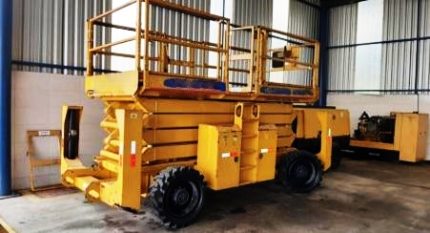 PLATAFORMA AÉREA TIPO TESOURA RUNSHARE GTJZ1323RT 15 M 2012 - 700 KG - DIESEL