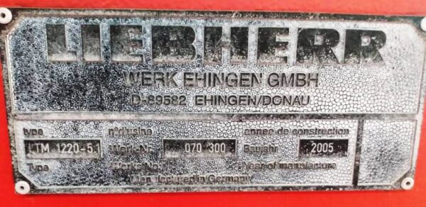 LIEBHERR LTM1220-5.1 2005 220 TON. – ÓTIMO