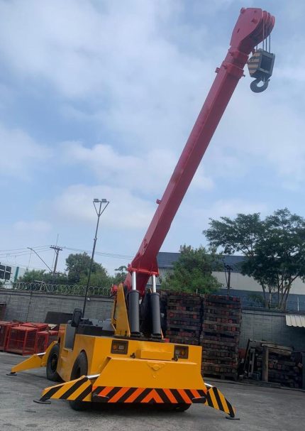 GROVE 1012 INDL. 1975 18 TON.