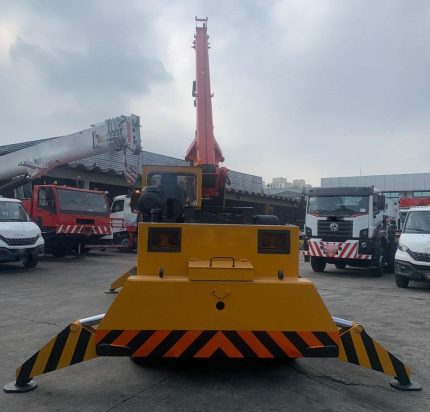GROVE 1012 INDL. 1975 18 TON.