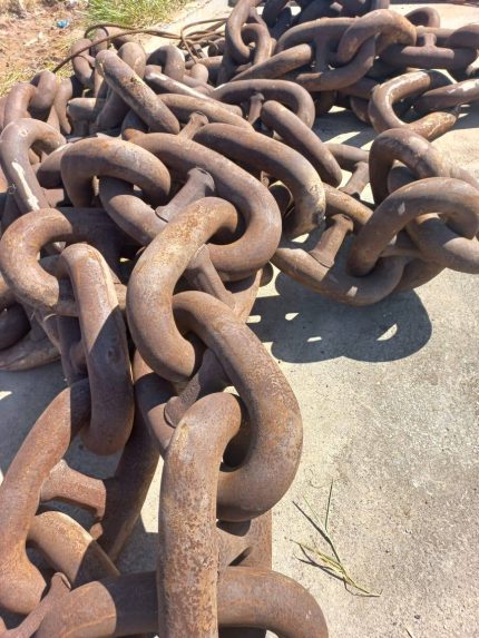 AMARRAS DE 2 1/2" e 3" ; E CORRENTES DE 5"
