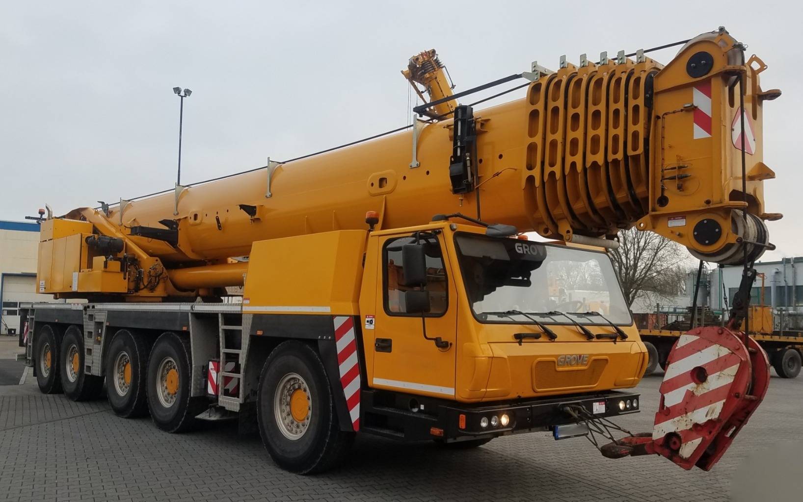 GROVE GMK5220 2008 220 TON.