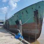 BARCO PARA ALTO MAR (SÓ O CASCO) 42 X 10 X 4 M