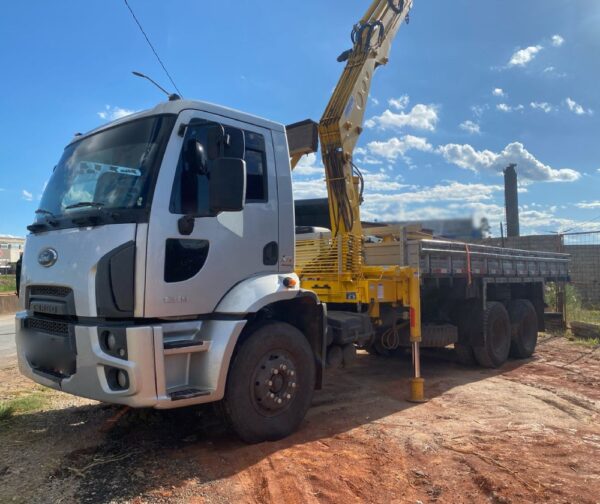 RODOMUNCK GRM 25.000 ANO 2021 - FORD CARGO 1319 6X2 TRUCADO 2013