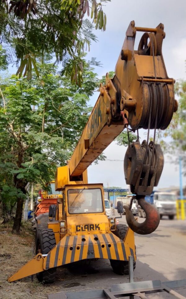 CLARK RT 13 TON.