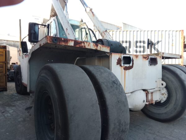 REACH STACKER TEREX TFC45 2000 45 TON.