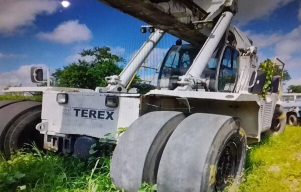 REACH STACKER TEREX TFC45R 2005 45 TON.