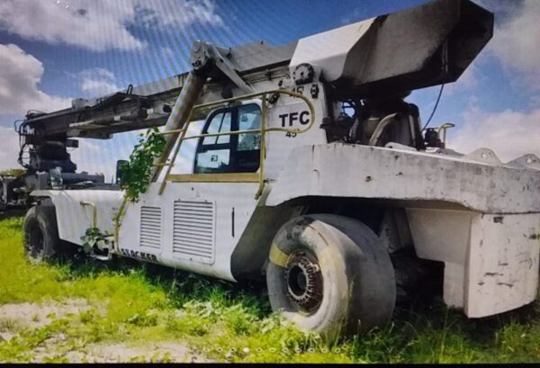 REACH STACKER TEREX TFC45R 2005 45 TON.