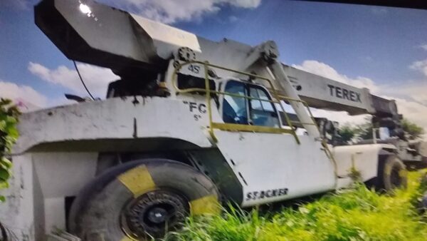 REACH STACKER TEREX TFC45R 2005 45 TON.