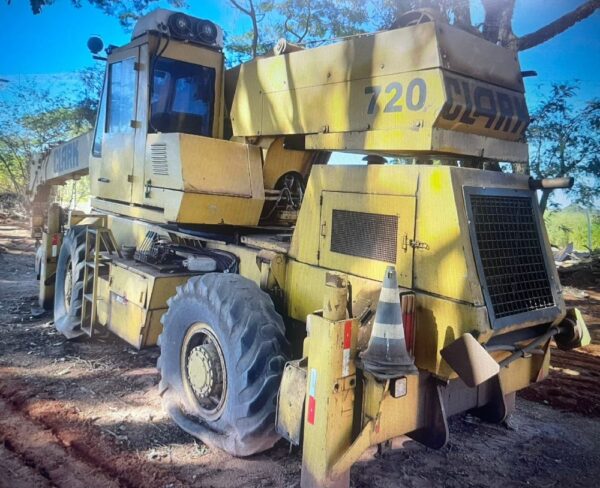 CLARK RT720 20 TON.