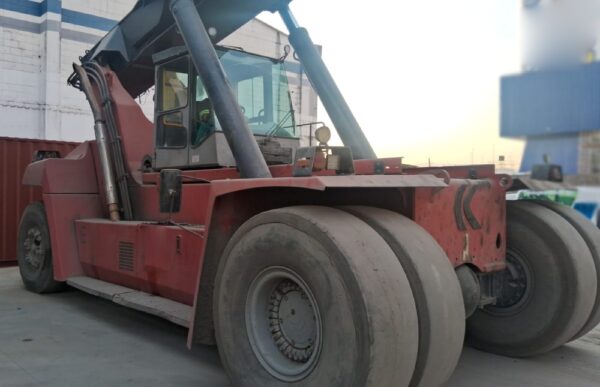 REACH STACKER KALMAR 2007