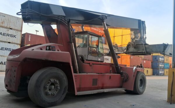 REACH STACKER KALMAR 2007