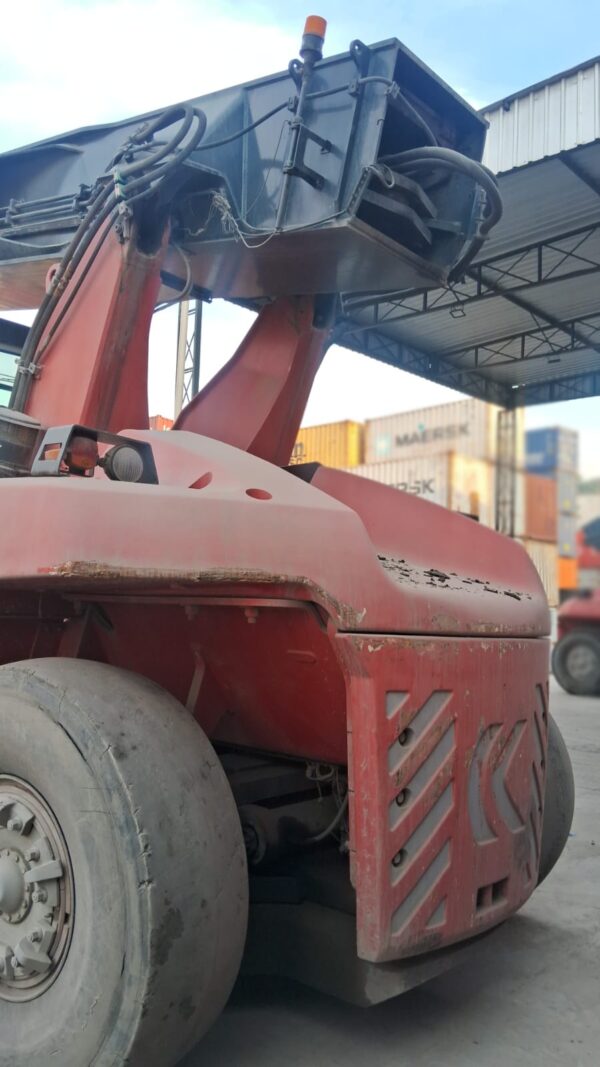 REACH STACKER KALMAR 2007