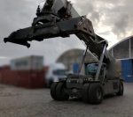 REACH STACKER MILAN 2007 (5 CONTAINERS CHEIOS DE ALTO)