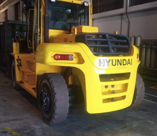 EMPILHADEIRA HYUNDAI 160D-7E 2013 16 TON.