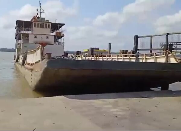 FERRY BOAT A-LAU 100 PASSAGEIROS 220 TON. DE CARGA