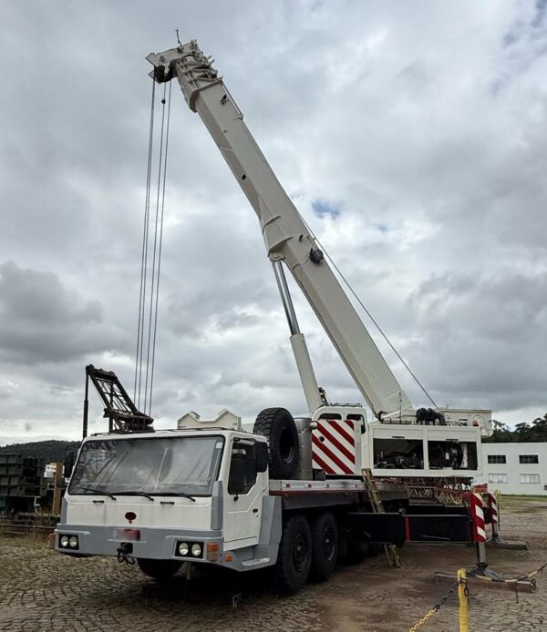 TEREX LT1130 2010 130 TON.