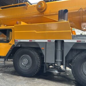 LIEBHERR LTM-1200/1 2002 200 TON.