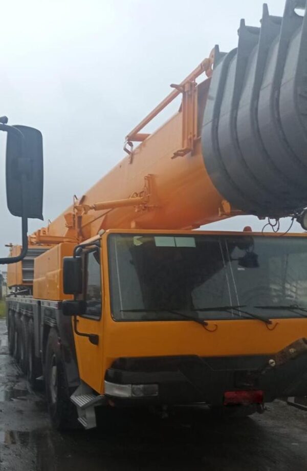 LIEBHERR LTM-1200/1 2002 200 TON.