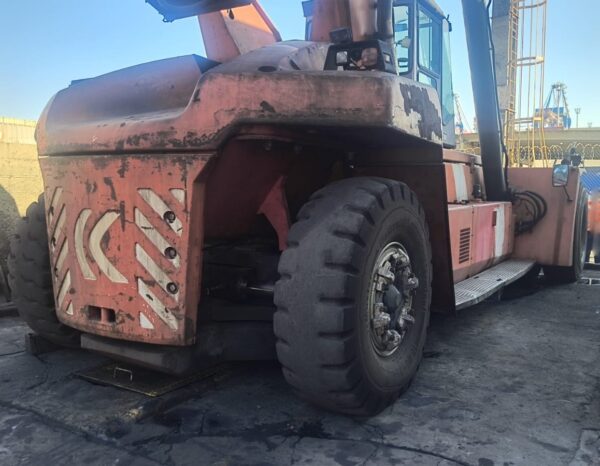 REACH STACKER KALMAR 2011