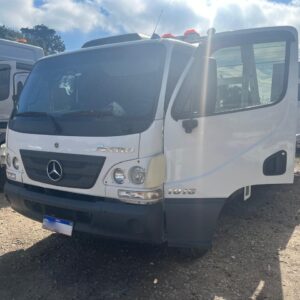 MB ACCELO 1010 2023 COM GUINCHO PLATAFORMA PARA 4 CARROS