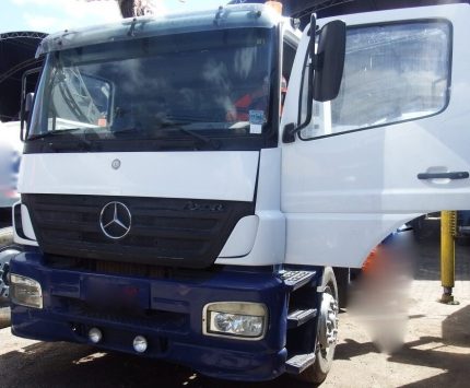CAVALO MECÂNICO MB AXOR 1933 4X2 2006