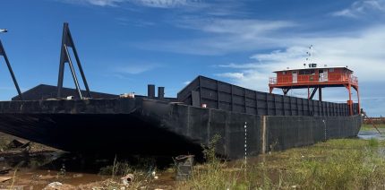 BALSA CARGA GERAL 55X13,50X2,80 M - MOTORIZADA - 2009 – 1.100 TON. MAR ABERTO