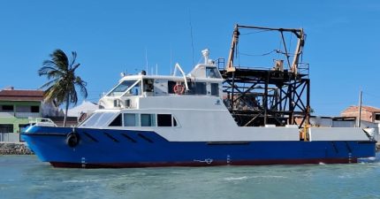 CATAMARÃ PARA 40 PESSOAS PARA MAR ABERTO 2009/2024