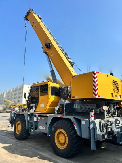 SANY RT 35 TON. 2012