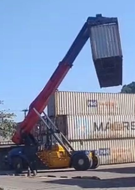 REACH STACKER SANY SRC45 2013 45 TON.