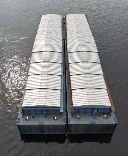 BALSA GRANELEIRA MISSISSIPI 2025 2000 TON. COM TAMPAS DE ALUMÍNIO E GUINCHO