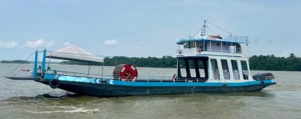 FERRY BOAT 37 X 8 X 1,60 220 TON.