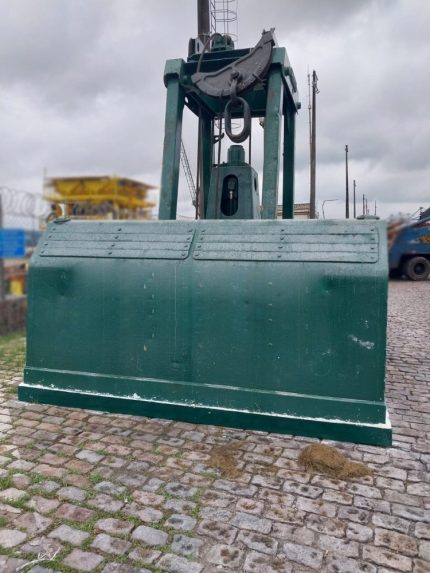 GRAB HIDRÁULICO GUVEN 12 M³ 2018