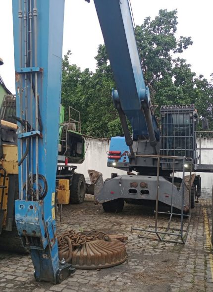 MANIPULADOR DE SUCATAS TEREX FUCHS MHL360 2021/2022 com eletroimã