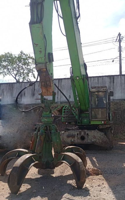 MANIPULADOR DE SUCATAS SENNEBOGEN 835M 2015 com garra sucateira