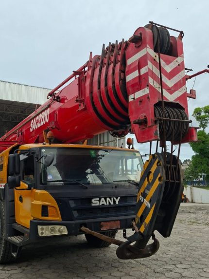 SANY SAC 2200 2013 220 TON.
