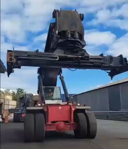 REACH STACKER FERRARI F427 2009 45 TON