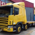 Caminhão Scania 2007 com Prancha e rampa hidráulica 50 ton.