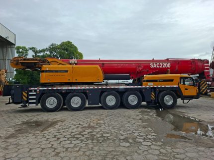 SANY SAC 2200 2013 220 TON.
