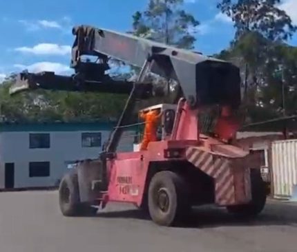 REACH STACKER FERRARI F427 2009 45 TON