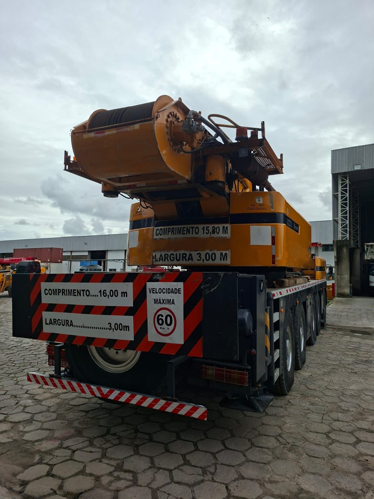 SANY SAC 2200 2013 220 TON.